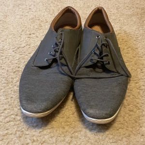 Men’s dress shoes size 10.5 grey with cloth toe cover leather heel